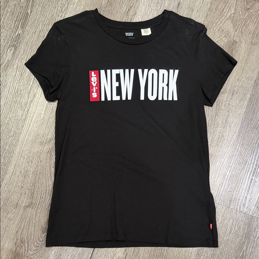 Levi's Black New York Graphic Tee